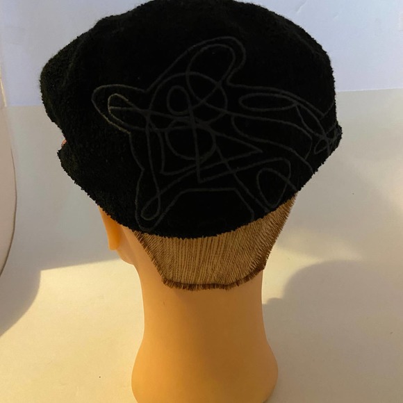 Kangol Red Cap Bermuda w/ EMB Squiggle Sewn Brim Size Med COA1474 - Picture 4 of 9